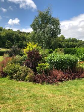 Enjoy the gardens at Slades Farm 