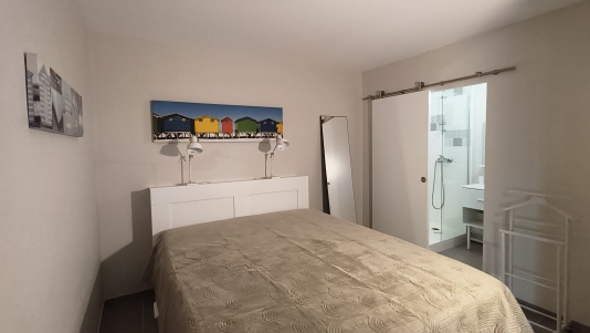 chambre avec salle d'eau attenante