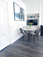 Aquila 2 Bed Flat: Dining