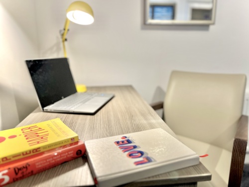 Work Station - Perfect for your meetings and catching up