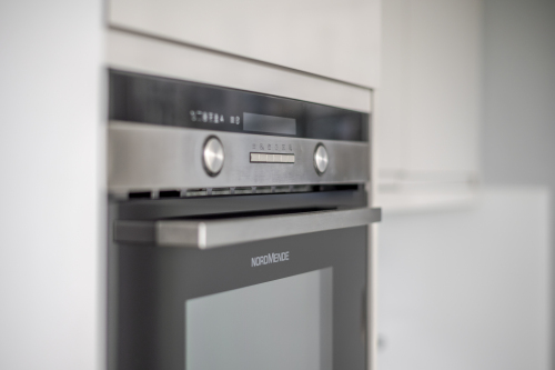 This sleek, contemporary kitchen combines high-end finishes with flawless functionality. Featuring premium appliances, elegant cabinetry, and a stunning island centerpiece, it’s the perfect space for cooking, entertaining, and enjoying everyday luxury.