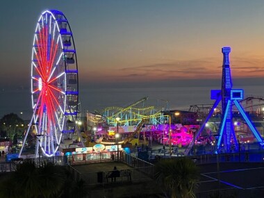 Adventure Island funfair 20 mins walk. Half price after 6pm. Seafront parking FREE after 6pm (2023) Seafront fireworks every Saturday night from September ? onwards. 