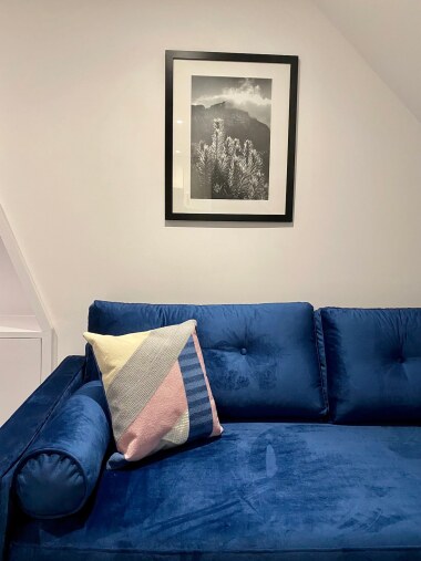 Aquila Studio Flat: Sofa 