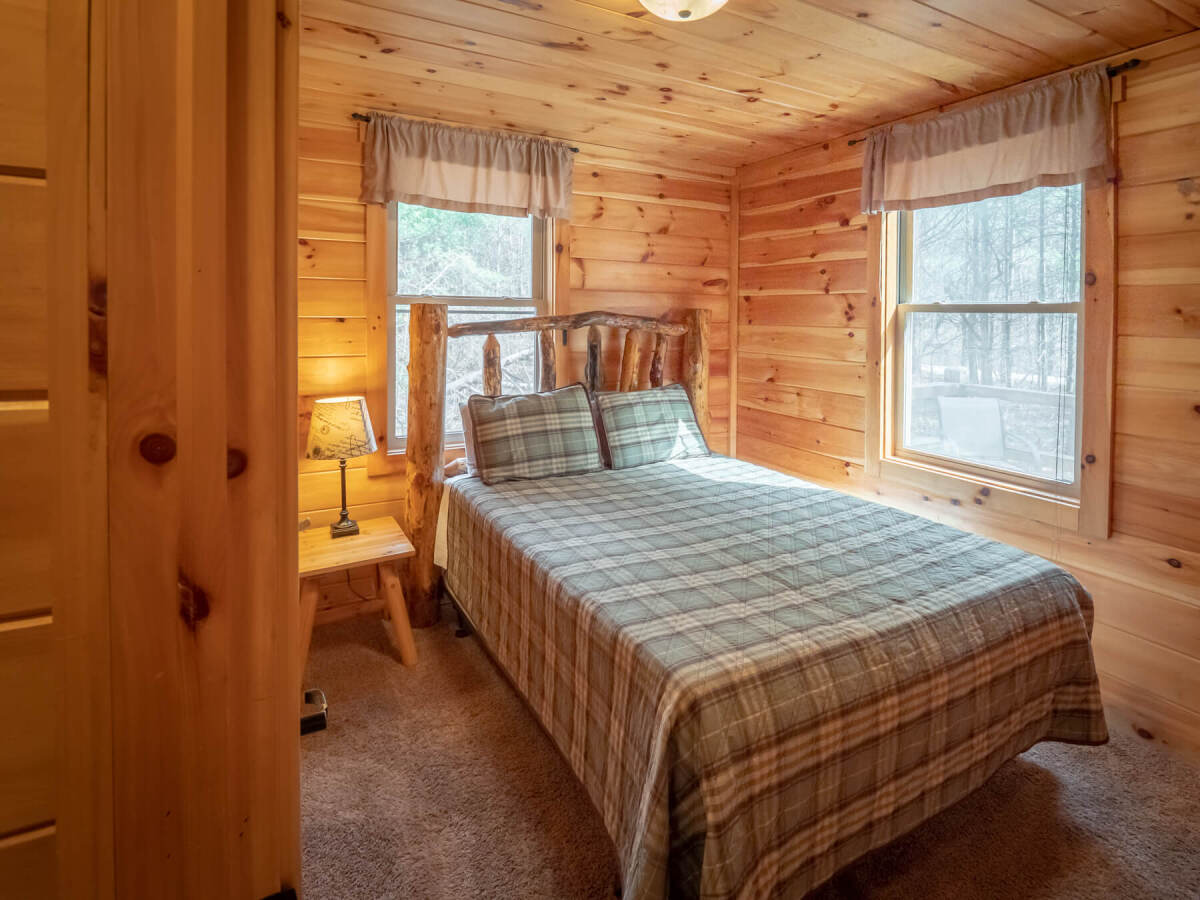 Bear Fork Lodge by Inn & Spa at Cedar Falls Lodges