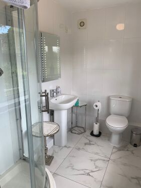 Deluxe-Double room-Ensuite with Shower