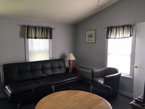 Roseville-Cottage-Private Bathroom - Base Rate