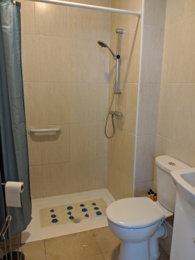 Marigold Room. Walk-in Shower ensuite that has heated towel rail and various shampoos provided.