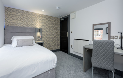 Single room-Deluxe-Ensuite with Shower