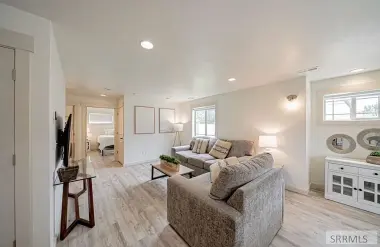 suite 4