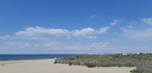 Plage au pied de la résidence 