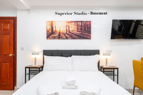 Superior Studio - Basement