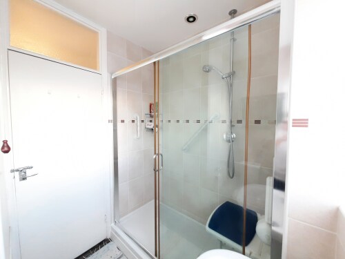 Shared Shower with seat