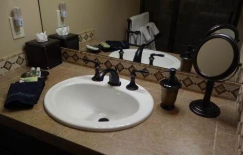 Snow Creek Room