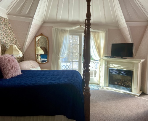 Shaw Suite