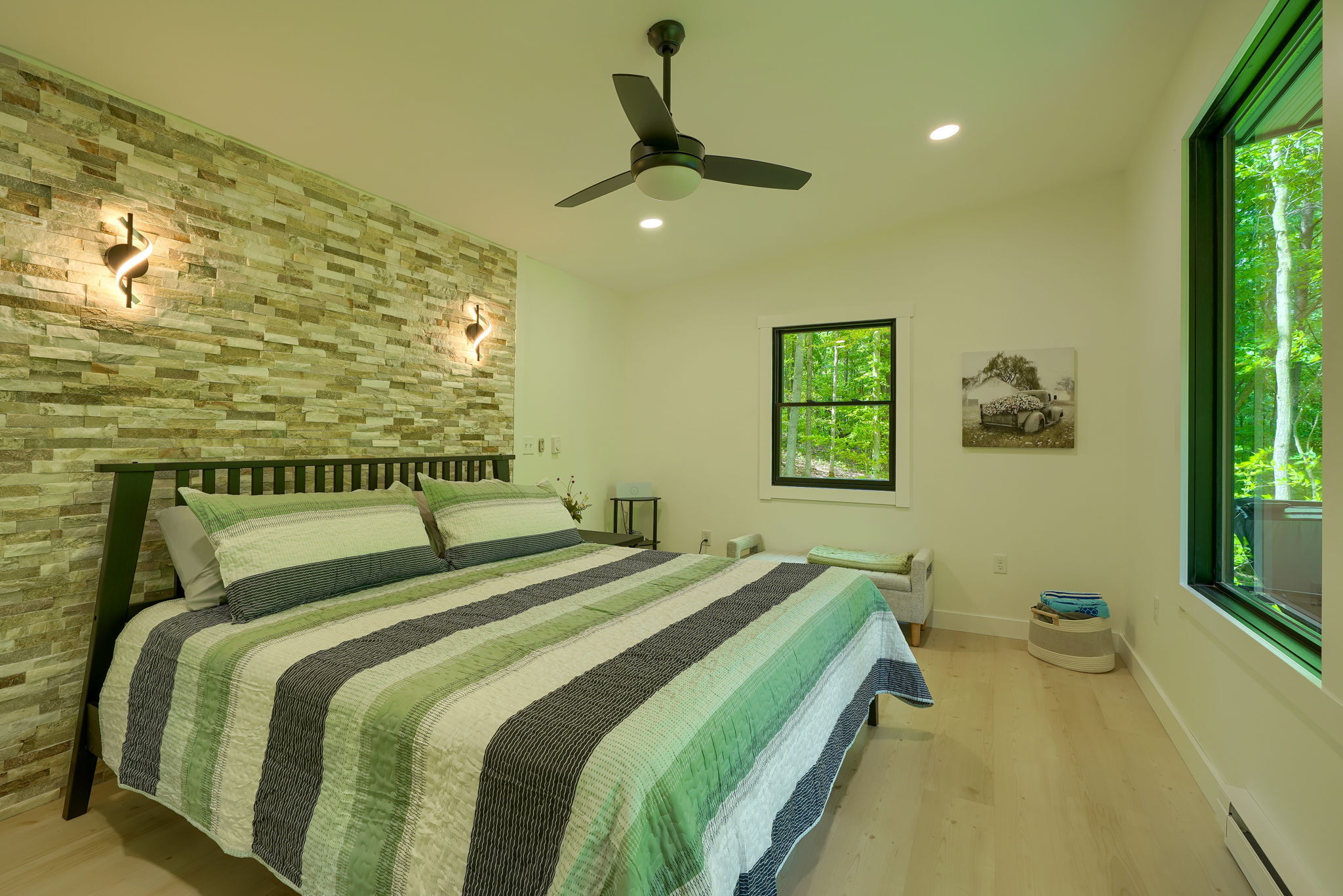 Honeymoon Hollow | Photo 4