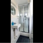 Bright and Clean Second Ensuite Bathroom