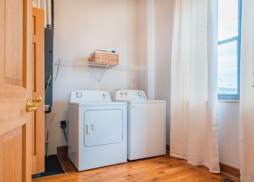 Laundry room bring your own laundry detergent/ pods. 