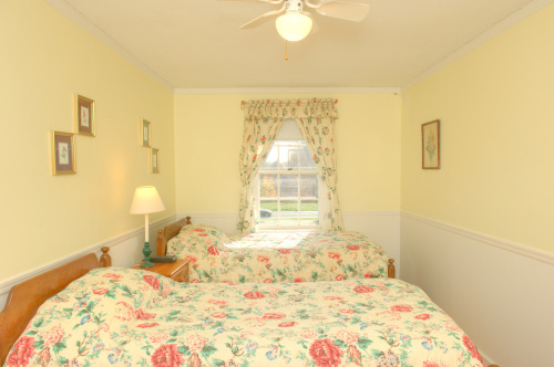 C3 Carriage House  -2 twi-Twin room-Ensuite-Countryside view - Base Rate
