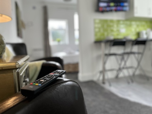 Studio 4 - Relax and enjoy the smart TV