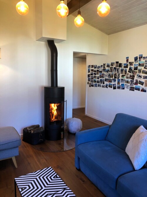 Salon avec cheminée 