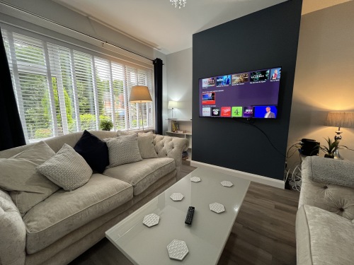 Lounge - Relax and stream your favourite Netflix