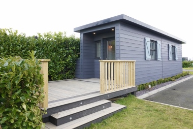 Deluxe Holiday Cabin 