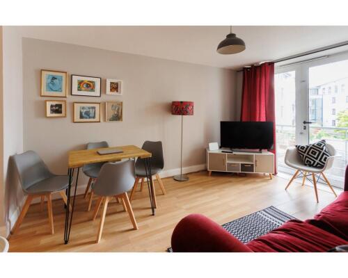 Central Belfast Apartments Queen's Quarter - 