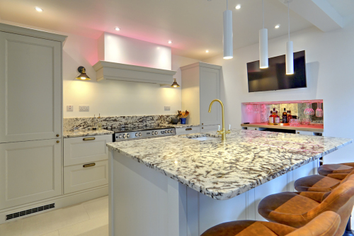Stunning kitchen with Island seating and fully equipped