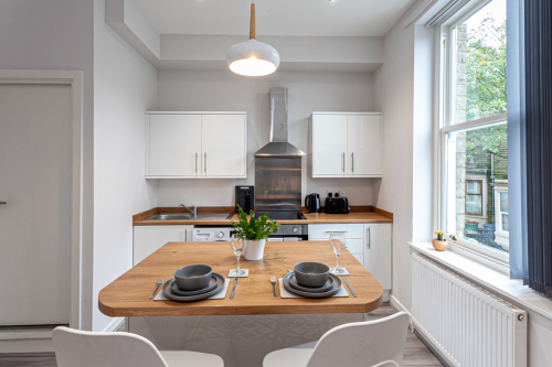 Kitchen and breakfast bar at Treetops
