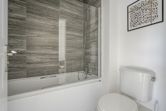 A calm, beautifully finished space designed for pure relaxation. Sleek fixtures, soft tones and hotel-style details create a spa-inspired atmosphere, perfect for refreshing mornings or unwinding at night. Clean, modern and indulgently simple — a bathroom that elevates everyday routines into moments of luxury.
