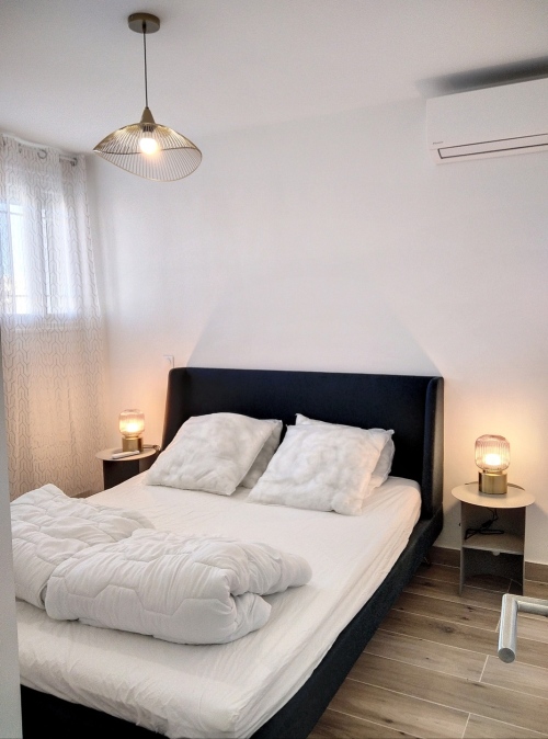 chambre avec lit double