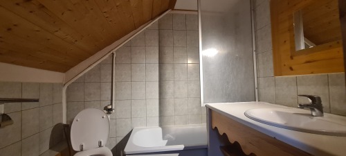 Triple-Standard-Salle de bain privée séparée-sous les toits - Tarif de base