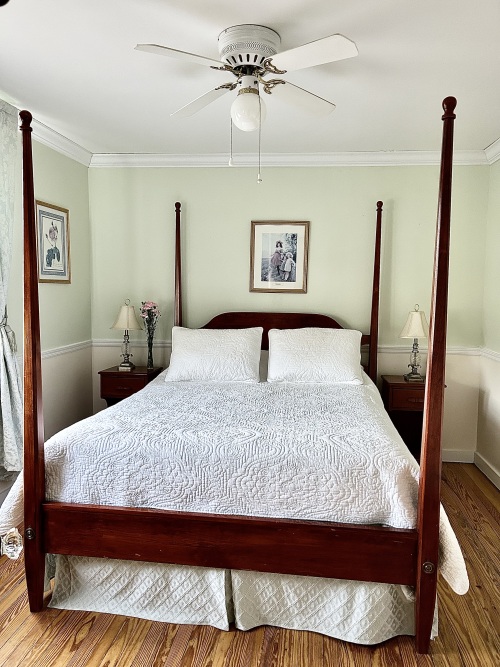 C2 Carriage House - Queen-Queen-Ensuite-Standard-Woodland view - Base Rate