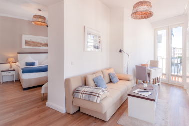 Wohnbereich und Schlafbereich 