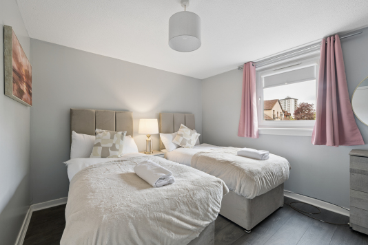 Twin bedroom