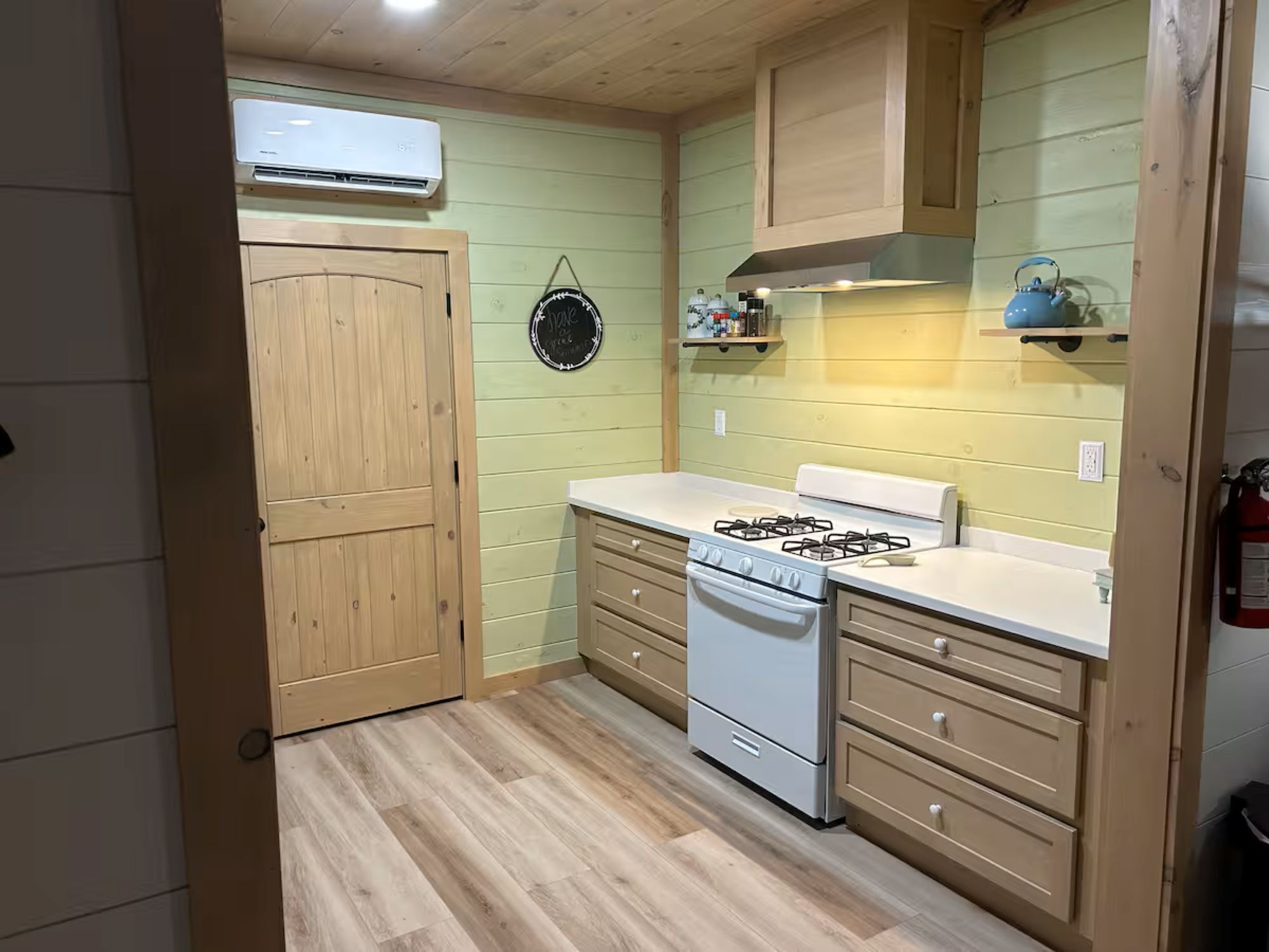 The Cottage on Barton | Photo 11