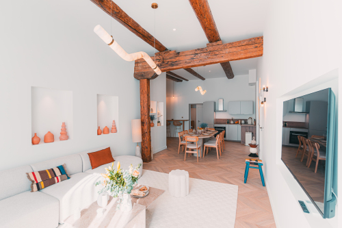 Coin salon avec balcon