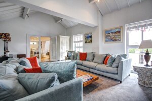 Living Room / Lounge