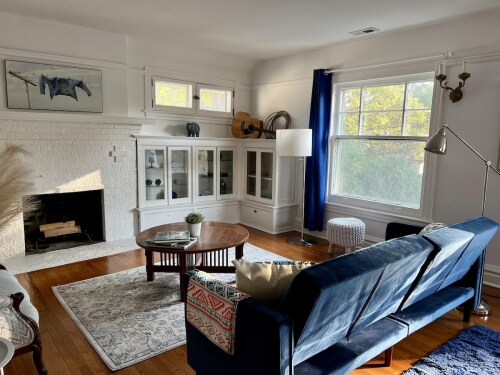 The living room holds a beautiful view towards Oak Park Avenue
