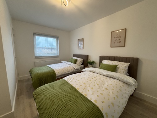 Bedroom 2 - 2 x single beds