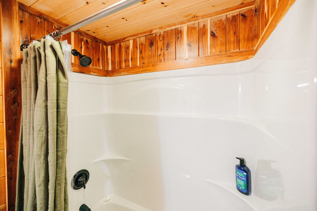 Rustic Cedar Inn | Photo 42