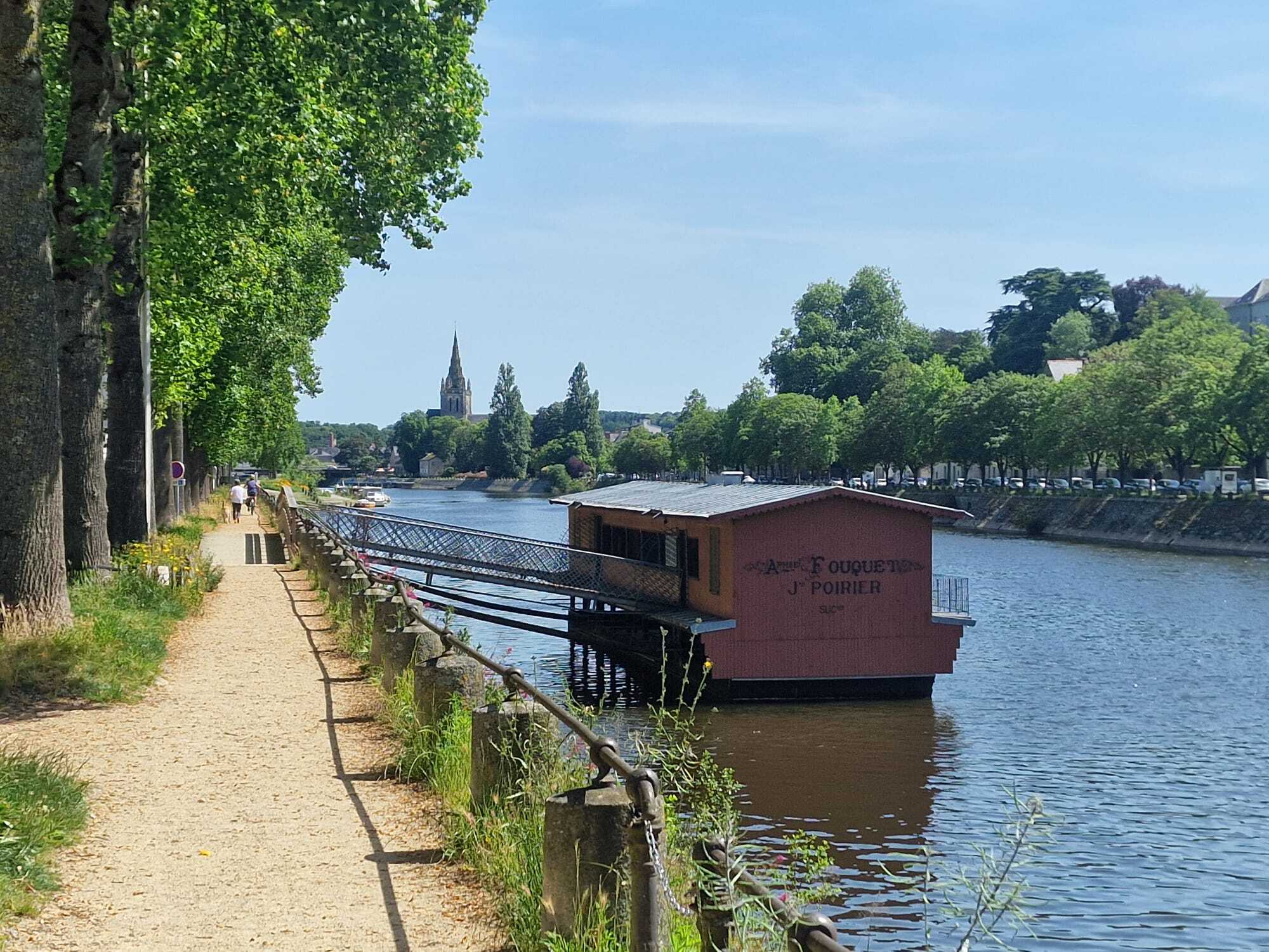 Bateau Lavoir à Laval