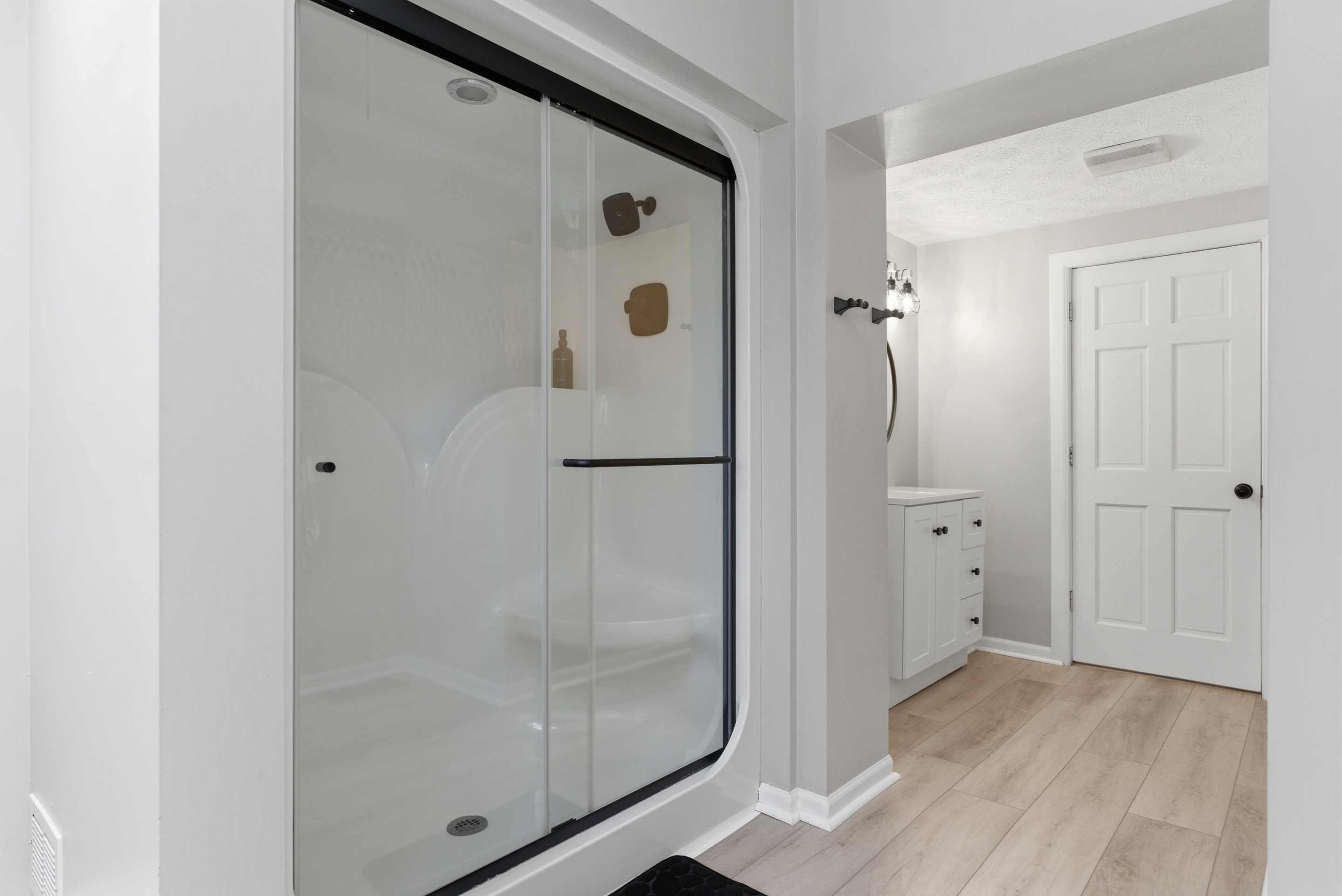 Honeysuckle Creekside Cabin | Photo 23