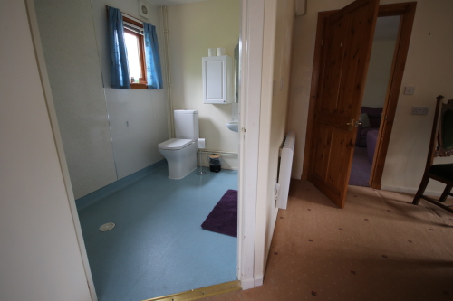 Main bedroom wet room en-suite