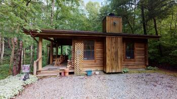 Autumn Ridge Cabins - Lazy Hollow Log Cabin - 