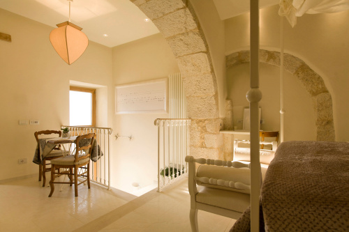 Le Rondini-Junior Suite-Honeymoon-Countryside view-Ensuite with Shower - Best Rate