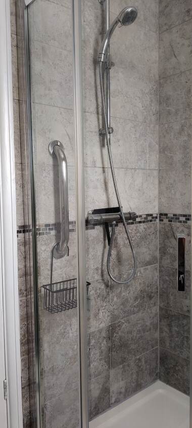 Quadrant shower