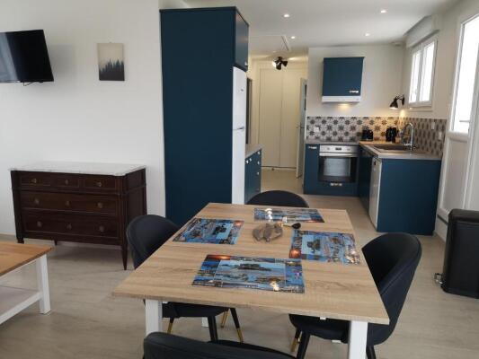 Salle à manger + Cuisine