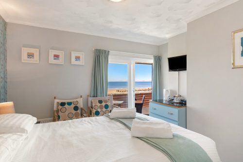 Superior-Double room-Sea view-Ensuite with Shower-Balcony overlooking beach - Base Rate