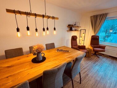 Esstisch mit Leseecke